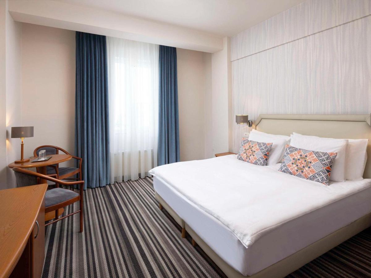 เมอร์เคียว ซิบิวแอร์พอร์ต Hotel ซีบิว ภายนอก รูปภาพ