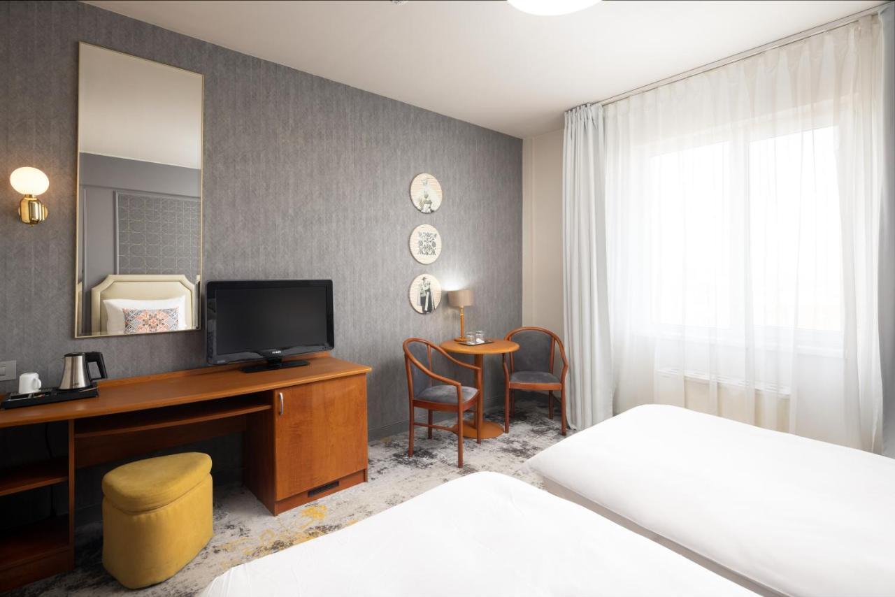 เมอร์เคียว ซิบิวแอร์พอร์ต Hotel ซีบิว ภายนอก รูปภาพ