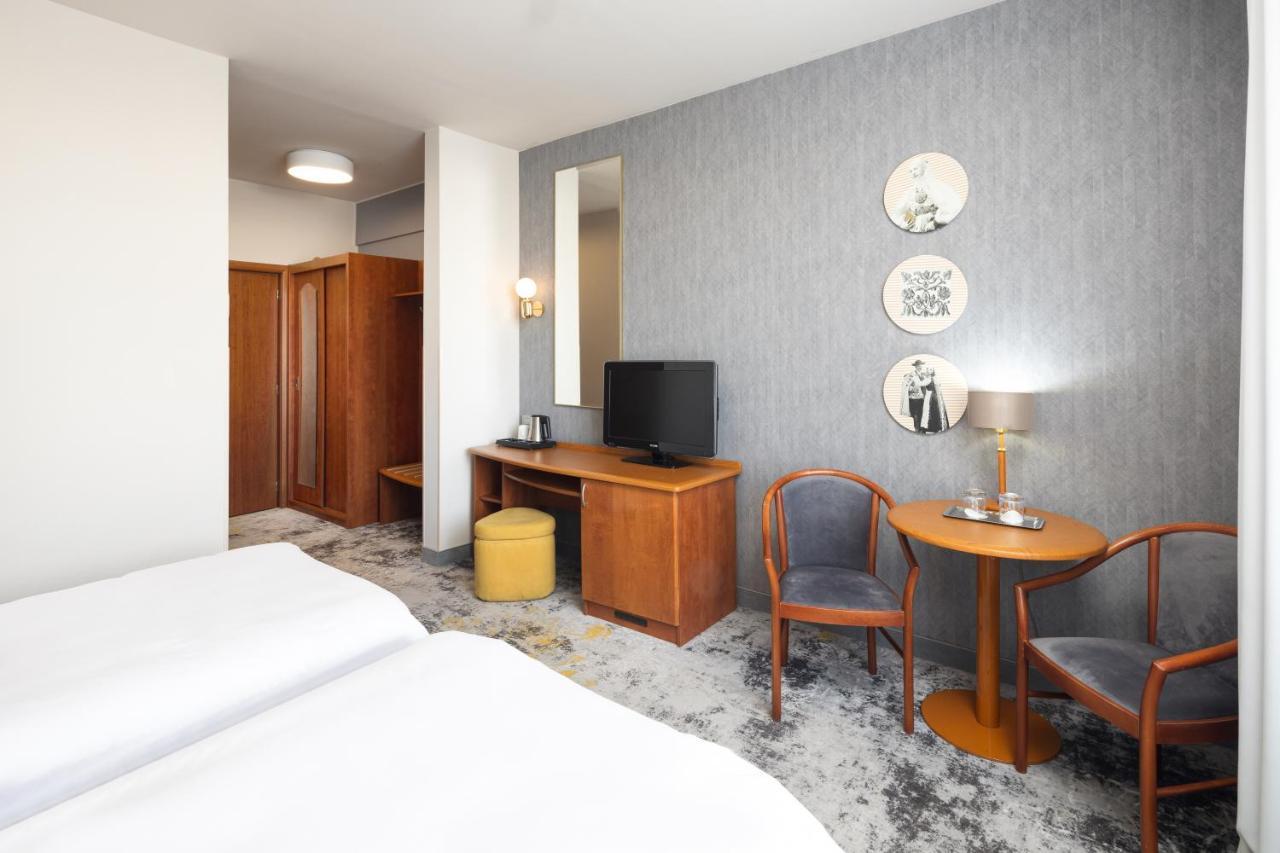 เมอร์เคียว ซิบิวแอร์พอร์ต Hotel ซีบิว ภายนอก รูปภาพ