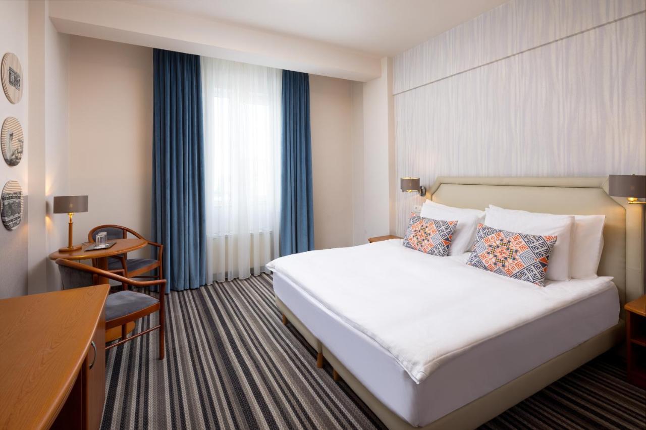 เมอร์เคียว ซิบิวแอร์พอร์ต Hotel ซีบิว ภายนอก รูปภาพ